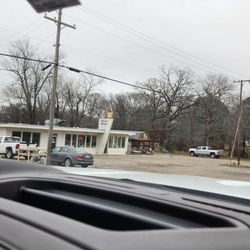 The restaurant/diner from the outside