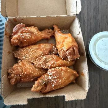 Wing Snob - 6pc Traditional - Chicken Wings Near Me - Noblesville, Indiana
