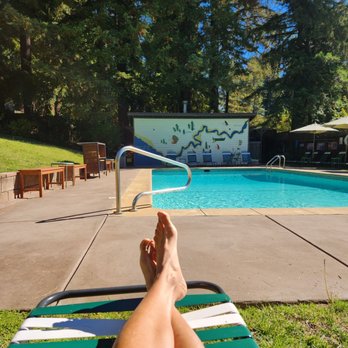Highlands Resort - Lounging by the pool - Resorts Near Me - Guerneville, California Highlands Resort - Lounging by the pool - Resorts Near Me - Guerneville, California