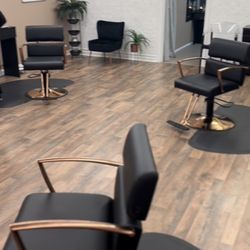 Navlte Locs - Salon Floor