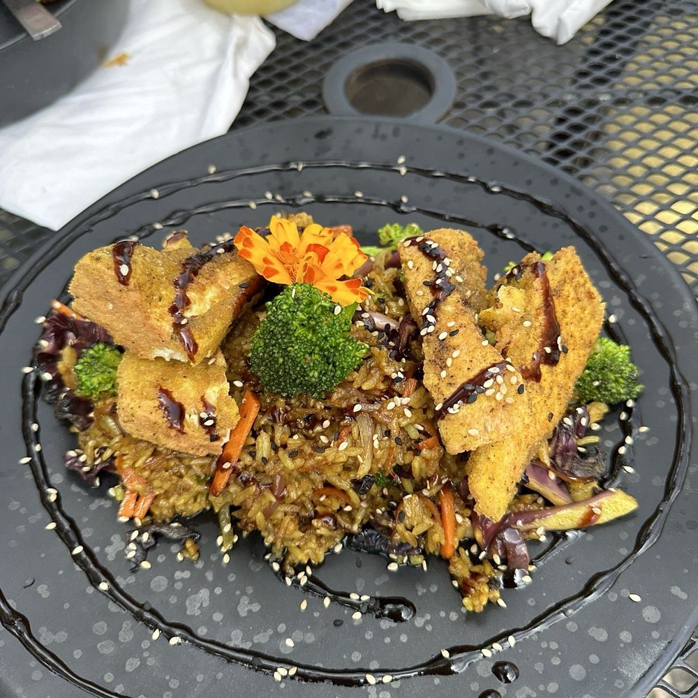 Cactú - Fried tofu stir fried rice and ginger lemonade. - Vegan Near Me - Arecibo, Puerto Rico Cactú - Fried tofu stir fried rice and ginger lemonade. - Vegan Near Me - Arecibo, Puerto Rico
