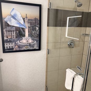Hilton Baltimore BWI Airport - Bathroom - Hotels Near Me - Linthicum Heights, Maryland Hilton Baltimore BWI Airport - Bathroom - Hotels Near Me - Linthicum Heights, Maryland