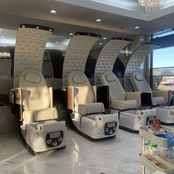 Vibe Nail Bar - Front section of pedicures chairs. - Nail Salons Near Me - Fairburn, Georgia