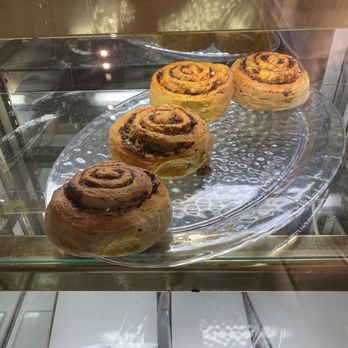 Happy Zoe Vegan Bakery - Pizza Rolls!!!! - Vegan Near Me - Brooklyn, New York