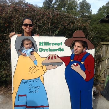 Hillcrest Orchards - Photo opp! - Farmers Market Near Me - Ellijay, Georgia