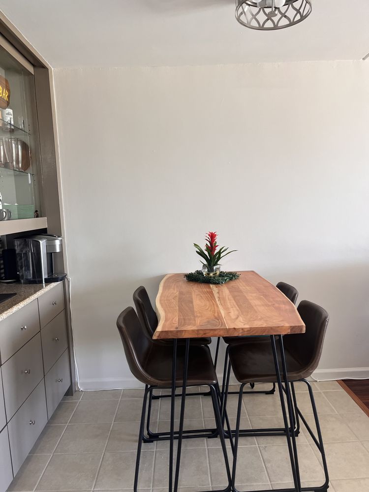 Slide of Hana Ho Painting