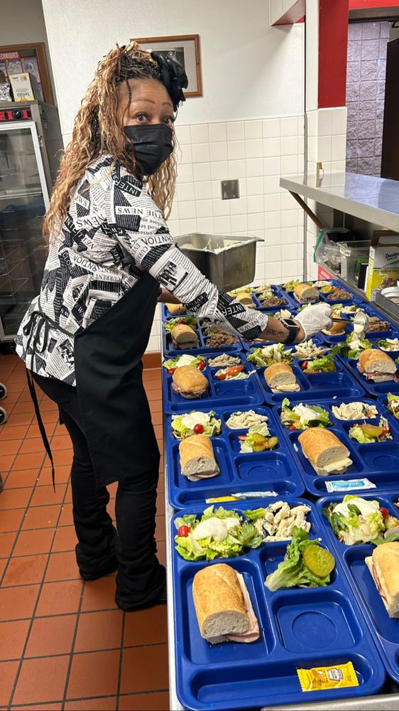 Kings&Queens Meet At The Table - social services organization in Peoria, IL