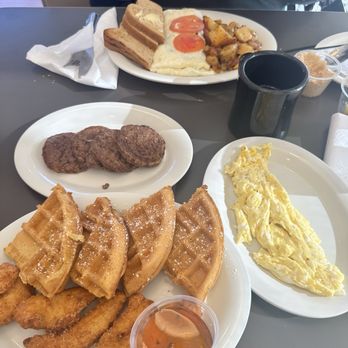 Eggs Up Grill - Chicken & Waffles w/ a side of Turkey sausage and Egg Pick 3 Omelet w/ a Side Home Fries and toast - Breakfast & Brunch Near Me - Richmond, Virginia