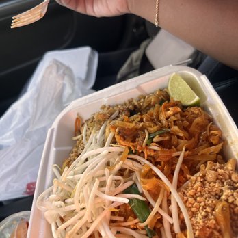 Thai Cuisine - Pad Thai - Thai Near Me - Merced, California