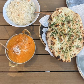 Apna Indian Kitchen - Nirvana Chicken Curry, Garlic Naan, and complimentary rice - Indian Near Me - Santa Barbara, California