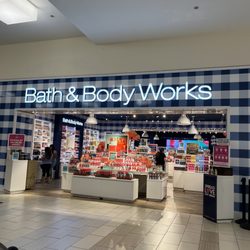 Bath & Body Works - Store front