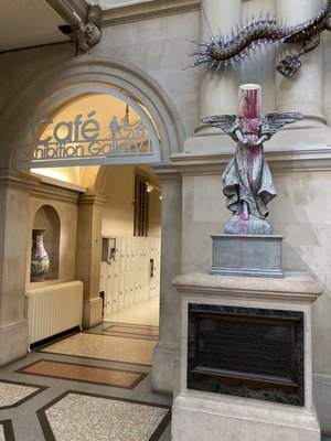 Bristol Museum & Art Gallery by null