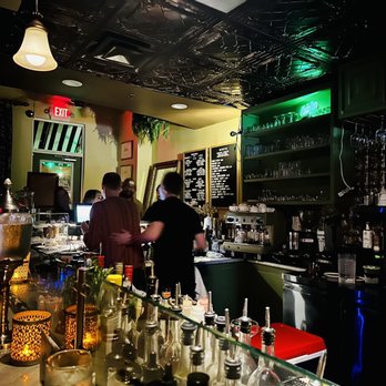 Green Hour Cocktail & Absinthe Lounge