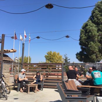 Fieldwork Brewing Company - Lots of Covid spacing and protocol - Beer Gardens Near Me - Monterey, California Fieldwork Brewing Company - Lots of Covid spacing and protocol - Beer Gardens Near Me - Monterey, California