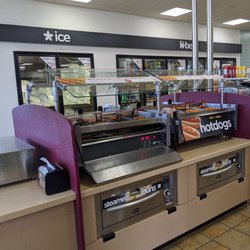 Gate Petroleum - Hot dog machine