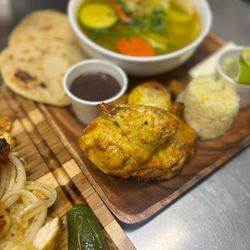 El Arca Bakery & Restaurant - Sopa de Gallina