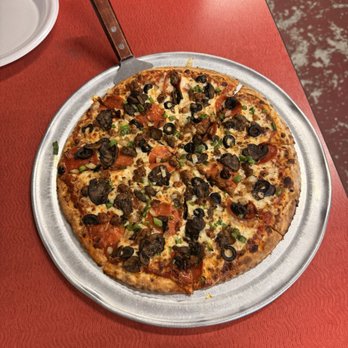 Caprigios Pizza - Supreme Pizza - Pizza Near Me - Clarksville, Tennessee