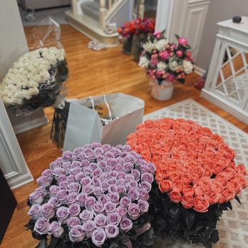 Luna Flowers Shop - They're so beautiful - Floral Designers Near Me - Chicago, Illinois