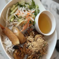 Super Pho & Boba - Vermicelli noodles with shrimp
