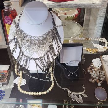 The Chirping Frog - Jewelry - Antiques Near Me - Worden, Illinois