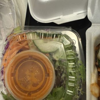 Umami Asian Cuisine - salad - Japanese Near Me - Doral, Florida Umami Asian Cuisine - salad - Japanese Near Me - Doral, Florida