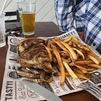 The Rail Trail Ale House - Patty melt - Burgers Near Me - Southwick, Massachusetts The Rail Trail Ale House - Patty melt - Burgers Near Me - Southwick, Massachusetts
