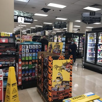 Kroger - People not wearing masks at Towers Kroger - Grocery Near Me - Roanoke, Virginia Kroger - People not wearing masks at Towers Kroger - Grocery Near Me - Roanoke, Virginia