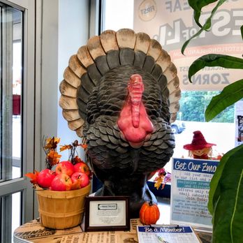 Zorn's of Bethpage - Beautiful ornament turkey - Caterers Near Me - Bethpage, New York Zorn's of Bethpage - Beautiful ornament turkey - Caterers Near Me - Bethpage, New York