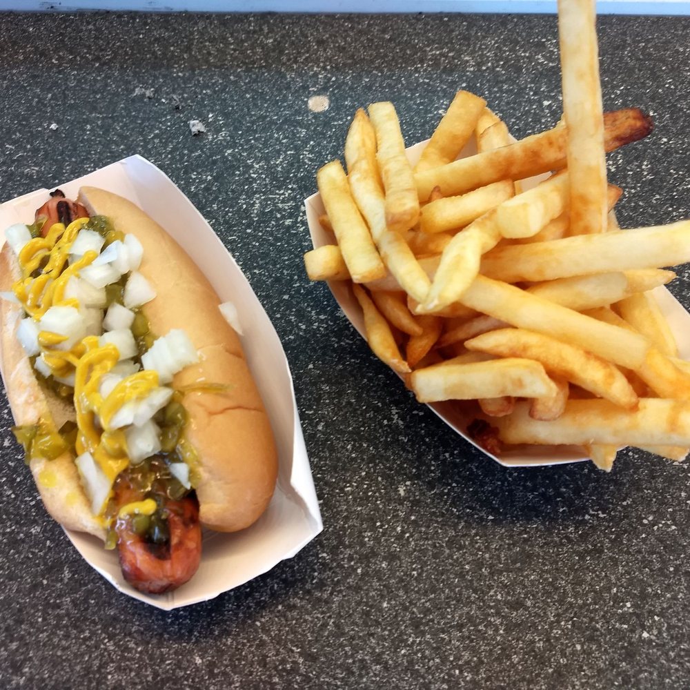 dog w/ mustard, relish, onion plus fries...