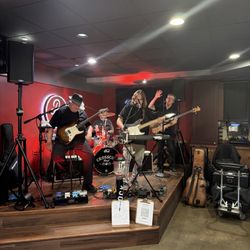 The Pizza Cookery - Live music!  Crosscut 805