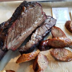 Heaven's Table BBQ - Beef rib and sausage