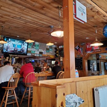 Lookout Tavern - Decor - American Near Me - Killington, Vermont