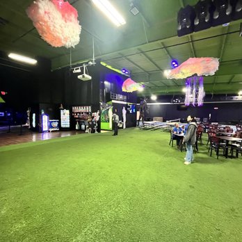 San Antonio Aquarium - Pickleball court? They could have used this space so much better - Aquariums Near Me - Leon Valley, Texas San Antonio Aquarium - Pickleball court? They could have used this space so much better - Aquariums Near Me - Leon Valley, Texas