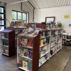 The Floating Bookshop - More books!