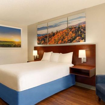 Days Inn by Wyndham Dillon - Guest room - Hotels Near Me - Dillon, South Carolina Days Inn by Wyndham Dillon - Guest room - Hotels Near Me - Dillon, South Carolina