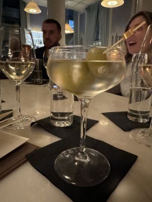 Lounge on Pearl by null