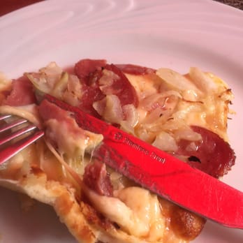 Pizzaria Guanabara - Ham onion and mozzarella - Pizza Near Me - Rio de Janeiro, RJ Pizzaria Guanabara - Ham onion and mozzarella - Pizza Near Me - Rio de Janeiro, RJ