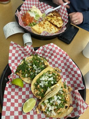 Leslie's Mexican Supermarket by null