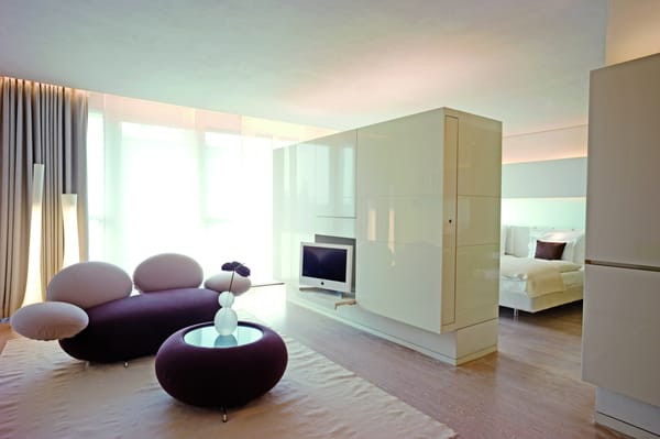 SIDE Design Hotel Hamburg by null