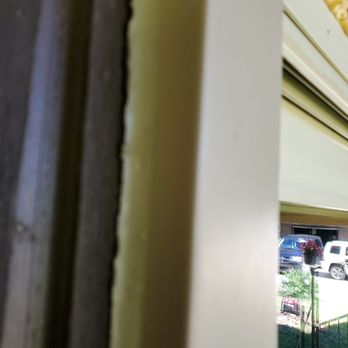 1-800-HANSONS - Lousy culk job is coming away from the house - Windows Installation Near Me - Holt, Michigan 1-800-HANSONS - Lousy culk job is coming away from the house - Windows Installation Near Me - Holt, Michigan
