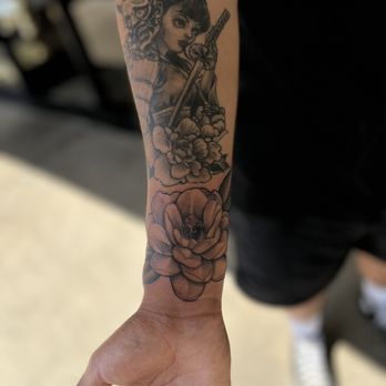 Ivy Room Tattoo - Tattoo Near Me - Laguna Hills, California Ivy Room Tattoo - Tattoo Near Me - Laguna Hills, California