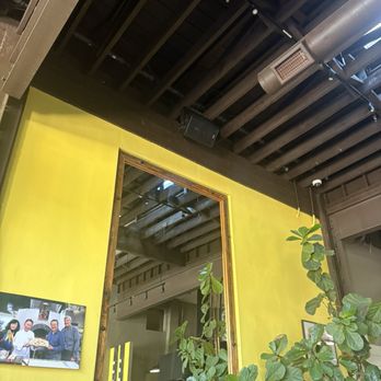 Noodles Fresh - Nice bright interior - Chinese Near Me - Berkeley, California