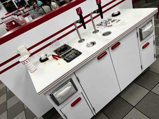 In-N-Out Burger by null