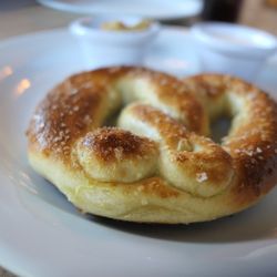 Oak & Rye - Warm pretzel