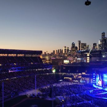 T-Mobile Park - Beautiful view of downtown while the sun sets. - Stadiums & Arenas Near Me - Seattle, Washington T-Mobile Park - Beautiful view of downtown while the sun sets. - Stadiums & Arenas Near Me - Seattle, Washington