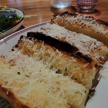 Trani's Dockside Station - Garlic bread, seriously lacking garlic, but it was tasty nonetheless. - Seafood Near Me - San Pedro, California Trani's Dockside Station - Garlic bread, seriously lacking garlic, but it was tasty nonetheless. - Seafood Near Me - San Pedro, California