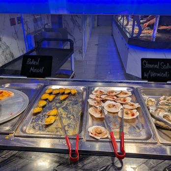 Fusion Buffet - Seafood mussels, scallops, and oysters - Buffets Near Me - Concord, California
