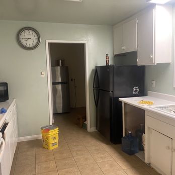 Eagle Pride Construction - Kitchen before from the other side - General Contractors Near Me - Ventura, California Eagle Pride Construction - Kitchen before from the other side - General Contractors Near Me - Ventura, California
