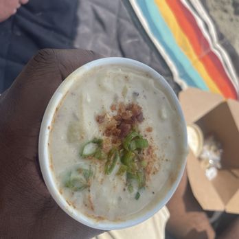 Lost Pier Cafe - Clam chowder - Cafes Near Me - Laguna Beach, California Lost Pier Cafe - Clam chowder - Cafes Near Me - Laguna Beach, California