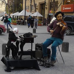 Paseo Bulnes - Artista callejero en el paseo Bulnes
